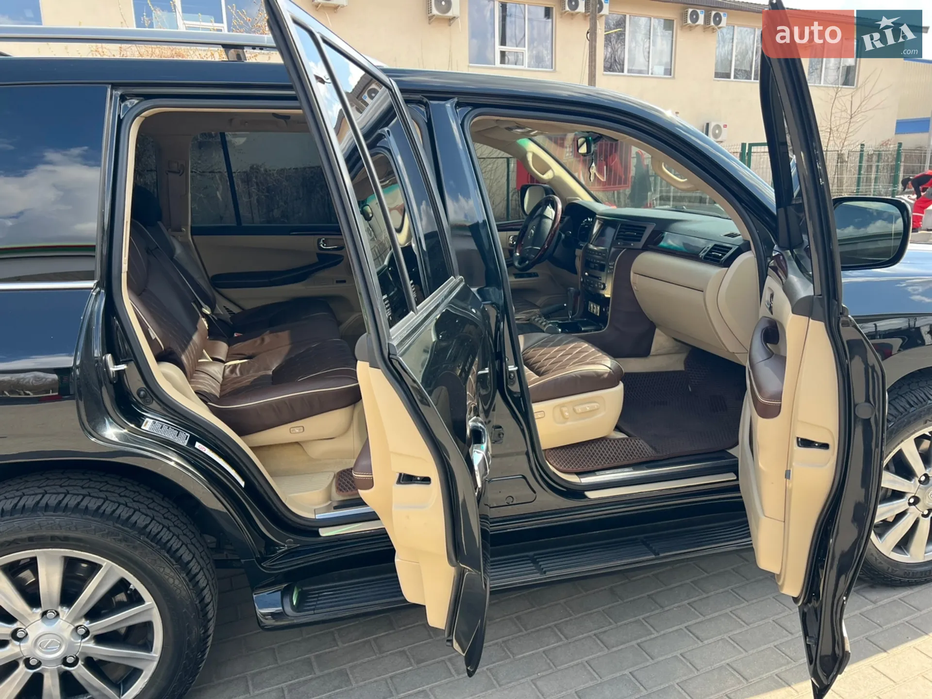 2010 Lexus LX - мініатюра 25