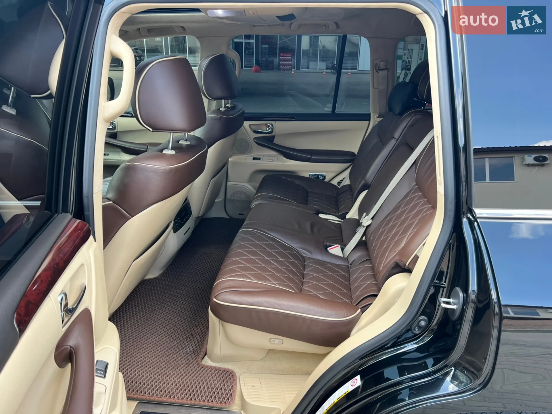 2010 Lexus LX - мініатюра 39
