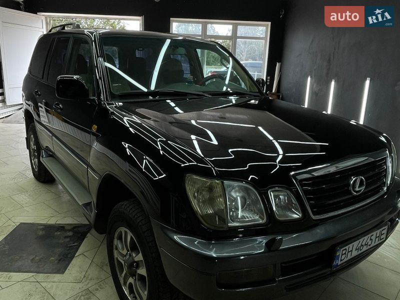 Lexus LX 2004