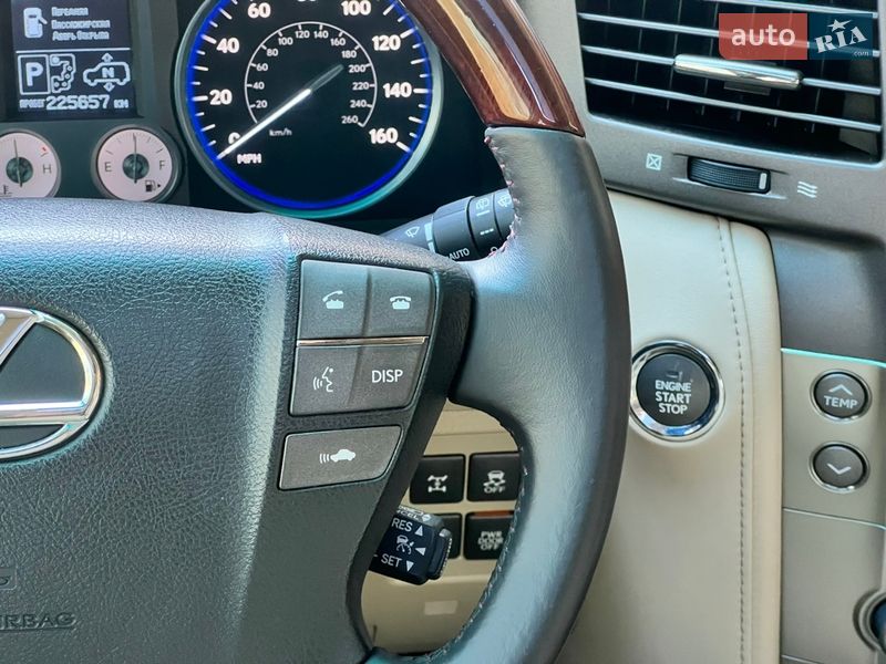 Внедорожник / Кроссовер Lexus LX 2011 в Киеве