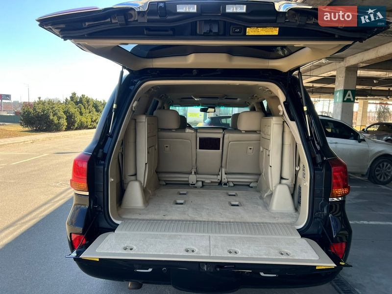 Внедорожник / Кроссовер Lexus LX 2011 в Киеве