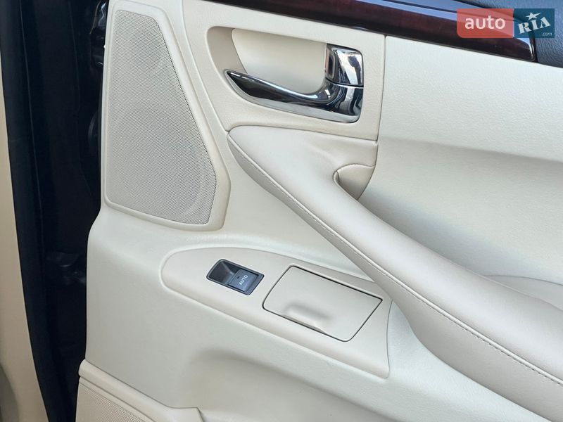 Внедорожник / Кроссовер Lexus LX 2011 в Киеве