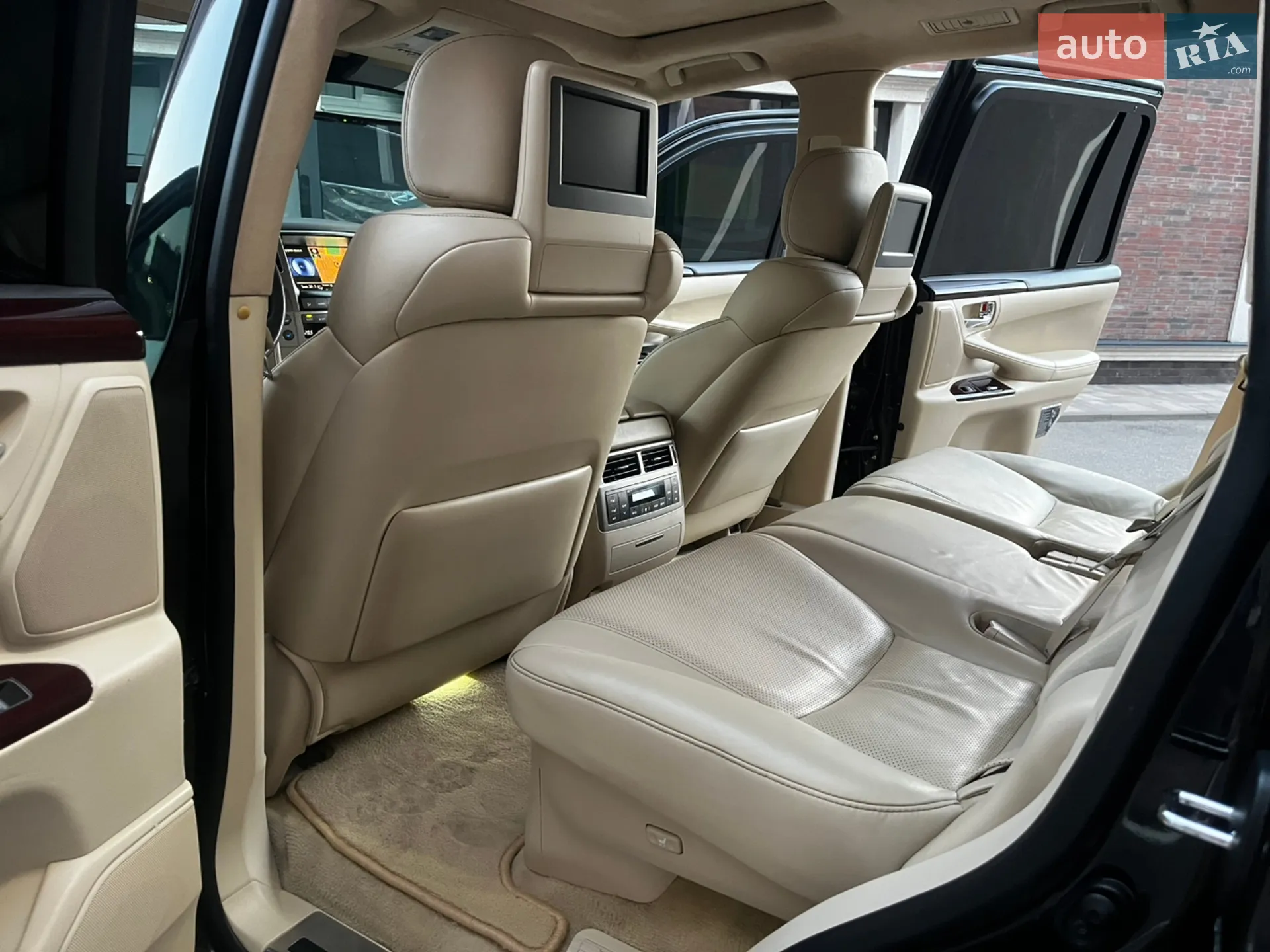 2010 Lexus LX - мініатюра 51