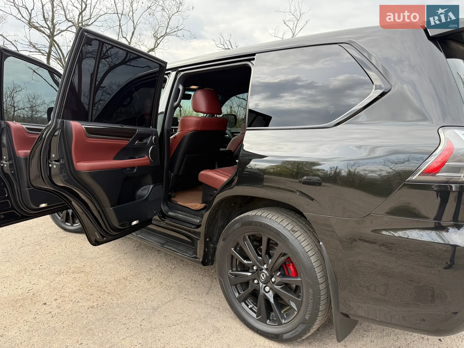 2020 Lexus LX - фото 1