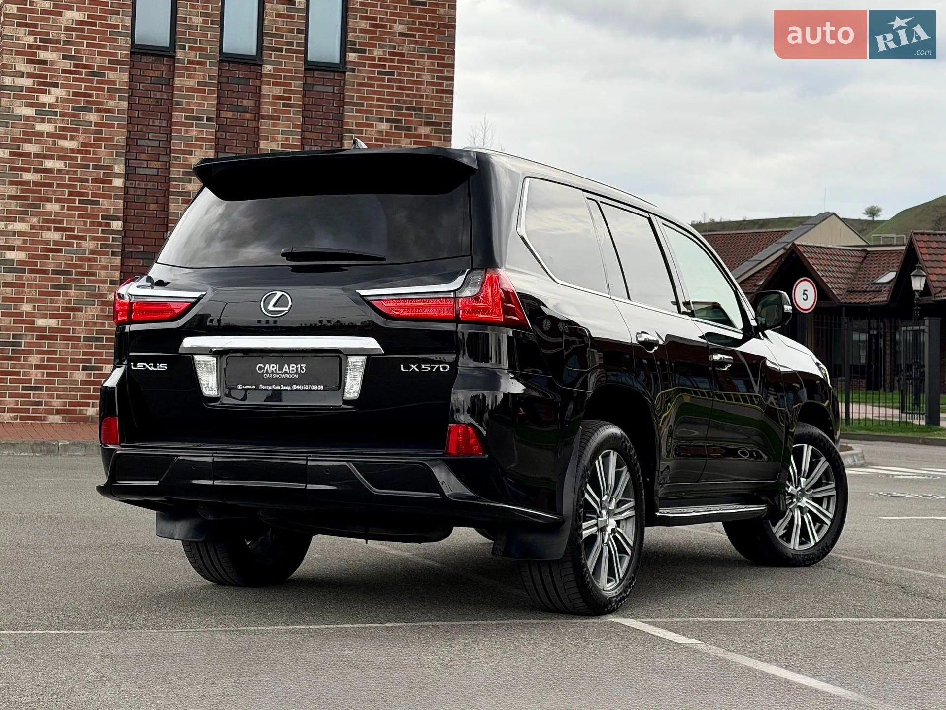 2016 Lexus LX - мініатюра 9
