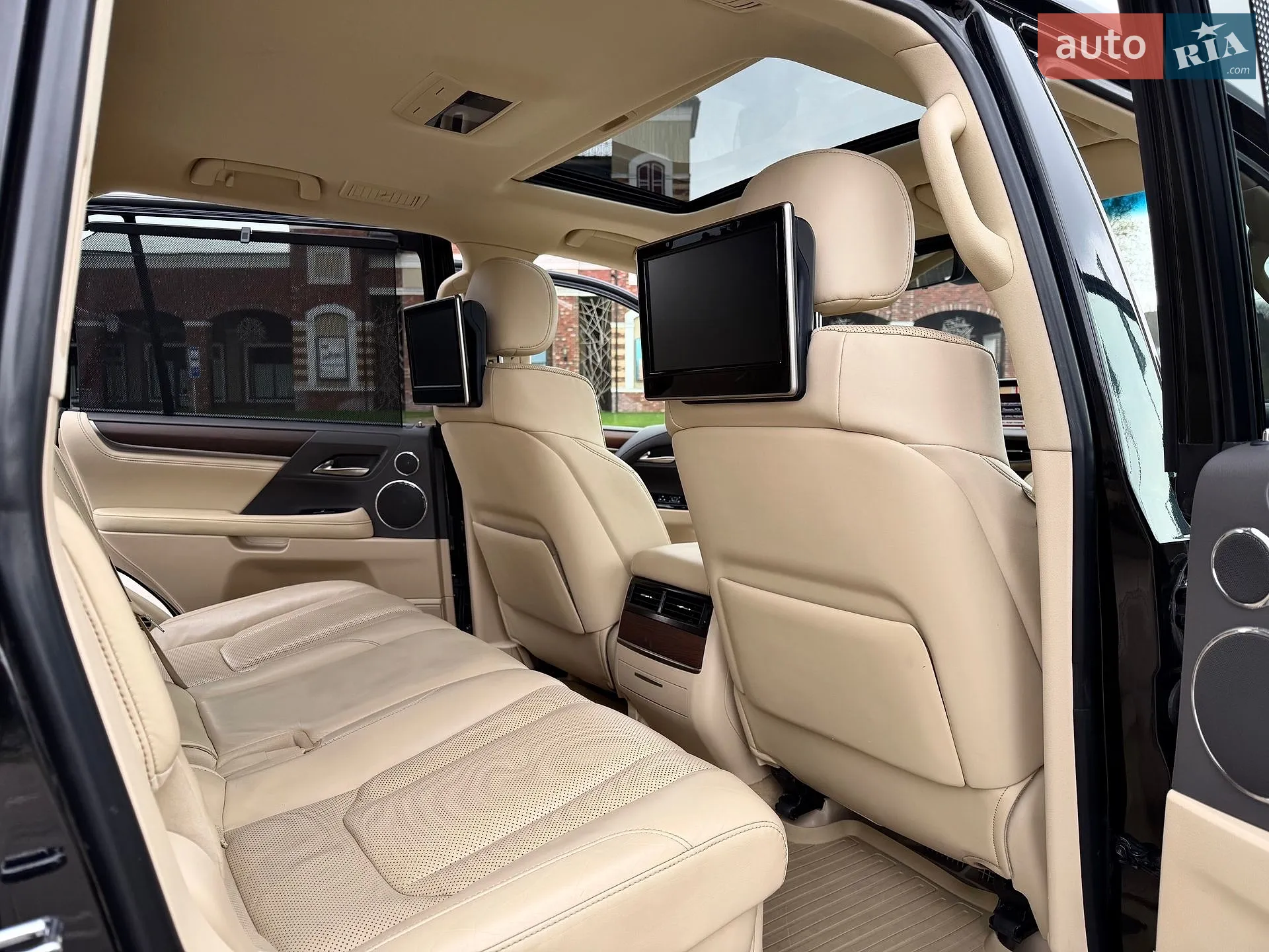 2016 Lexus LX - мініатюра 38