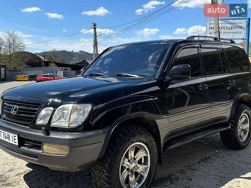 Внедорожник / Кроссовер Lexus LX 1999 в Яремче