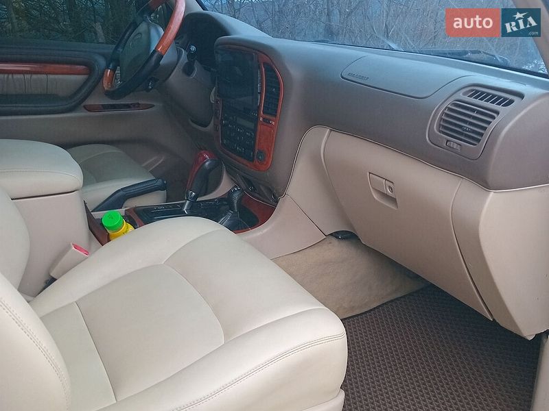 Внедорожник / Кроссовер Lexus LX 1999 в Яремче