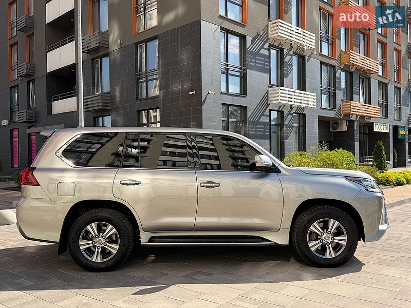 Внедорожник / Кроссовер Lexus LX 2018 в Киеве