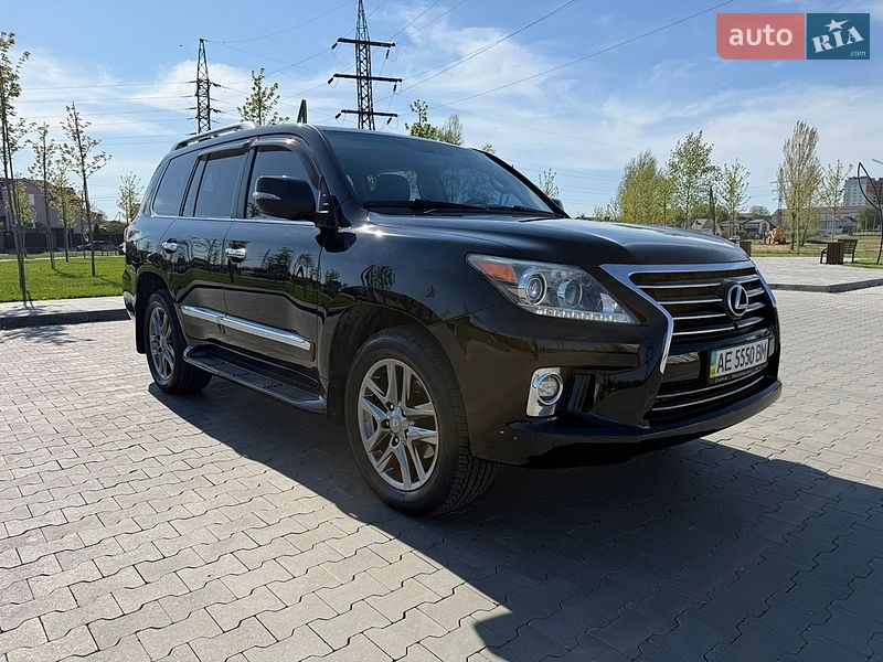 Внедорожник / Кроссовер Lexus LX 2014 в Ирпене