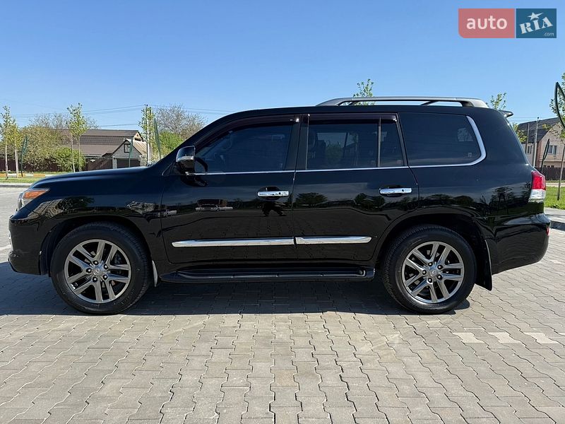 Внедорожник / Кроссовер Lexus LX 2014 в Ирпене