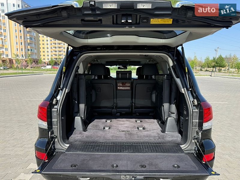 Внедорожник / Кроссовер Lexus LX 2014 в Ирпене
