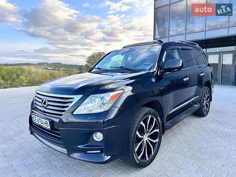 Внедорожник / Кроссовер Lexus LX 2011 в Черновцах