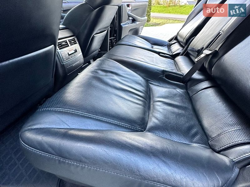 Внедорожник / Кроссовер Lexus LX 2011 в Черновцах