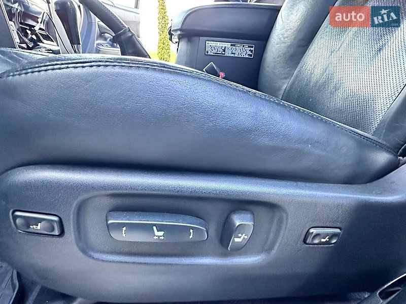 Внедорожник / Кроссовер Lexus LX 2011 в Черновцах