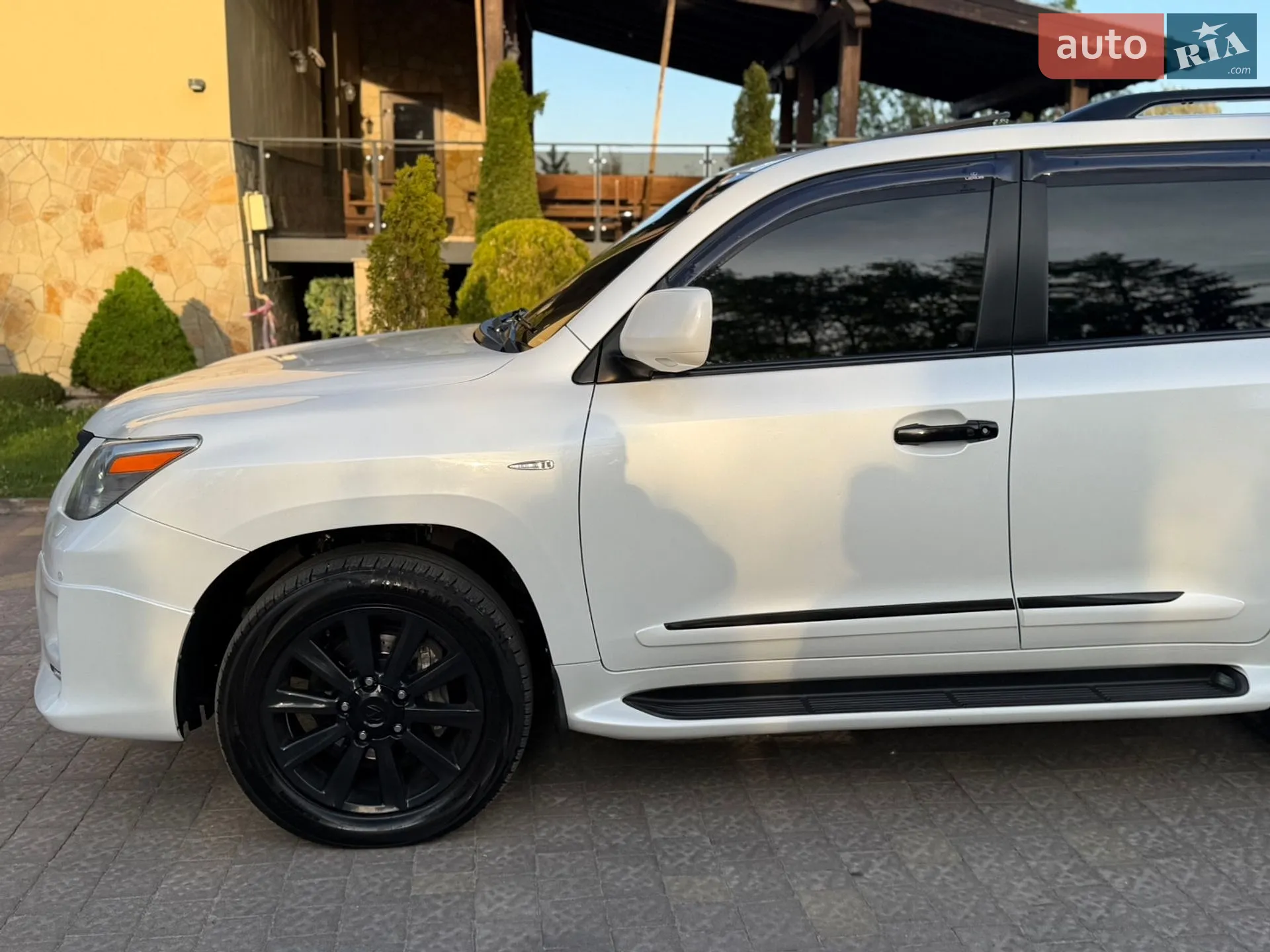 2011 Lexus LX - мініатюра 16