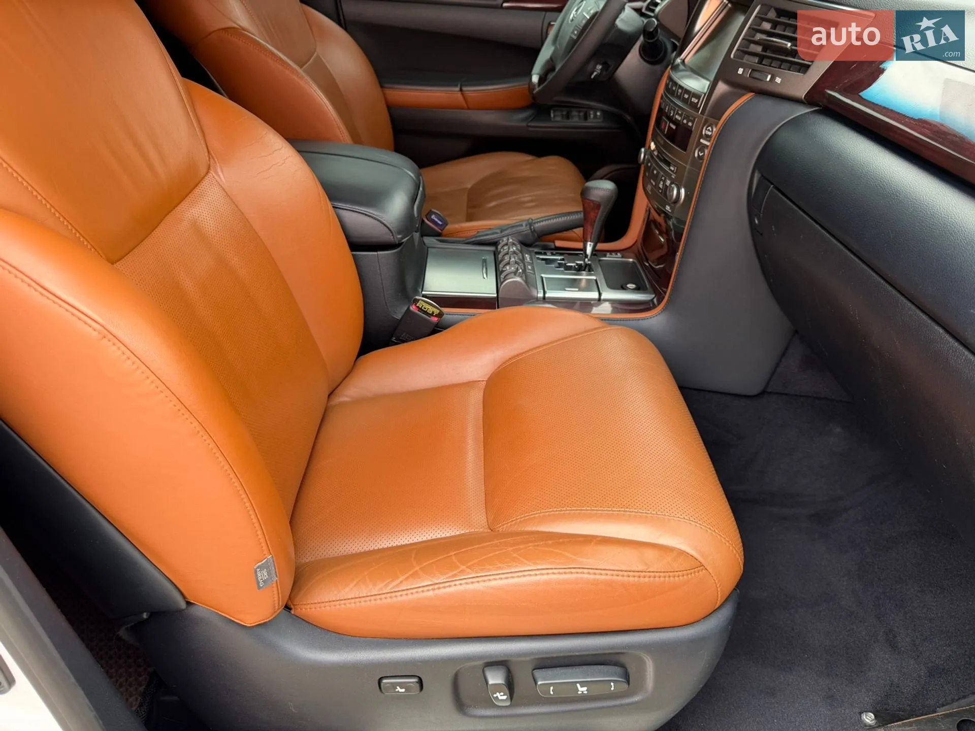 2011 Lexus LX - мініатюра 70