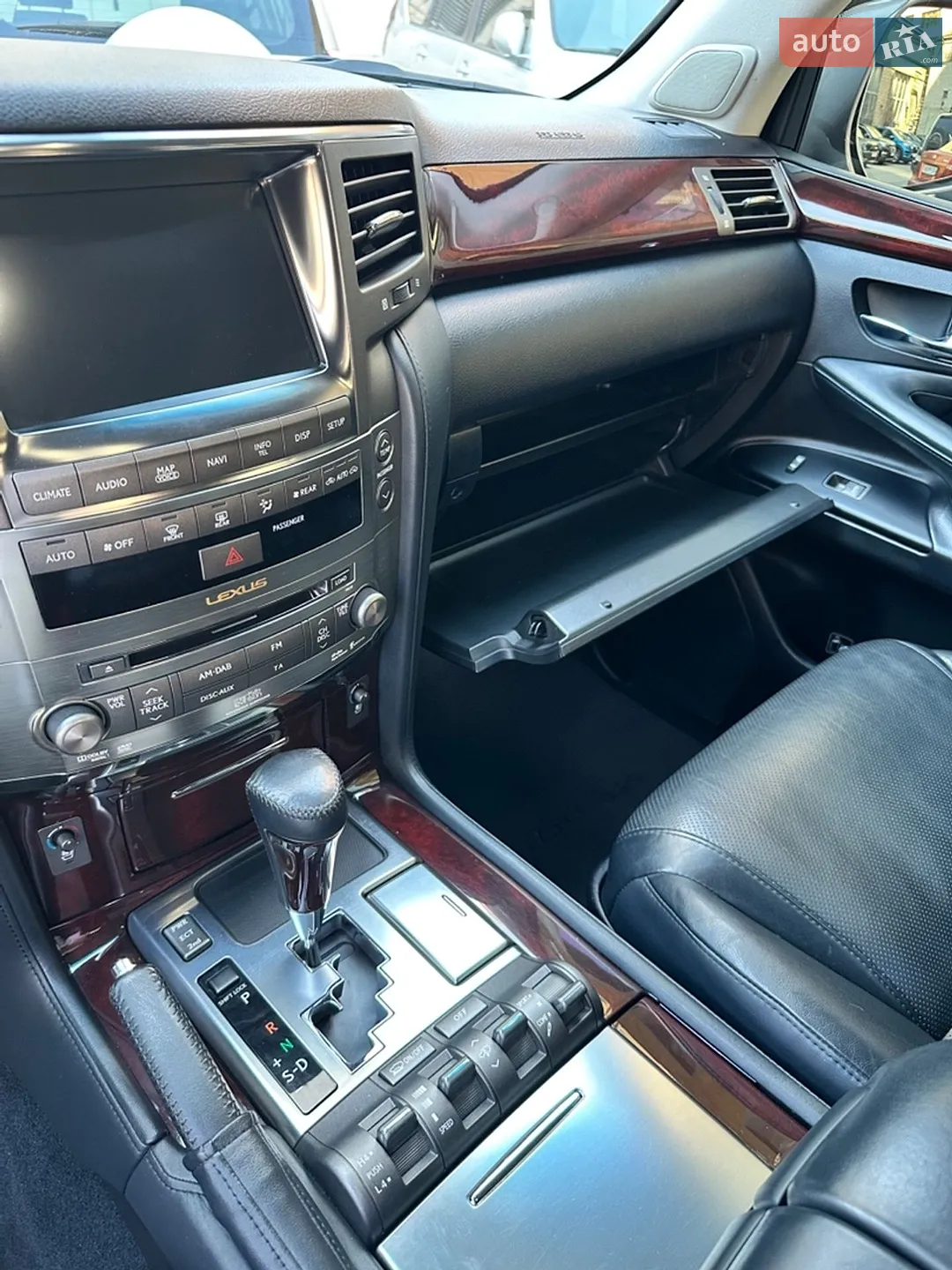 2011 Lexus LX - мініатюра 13