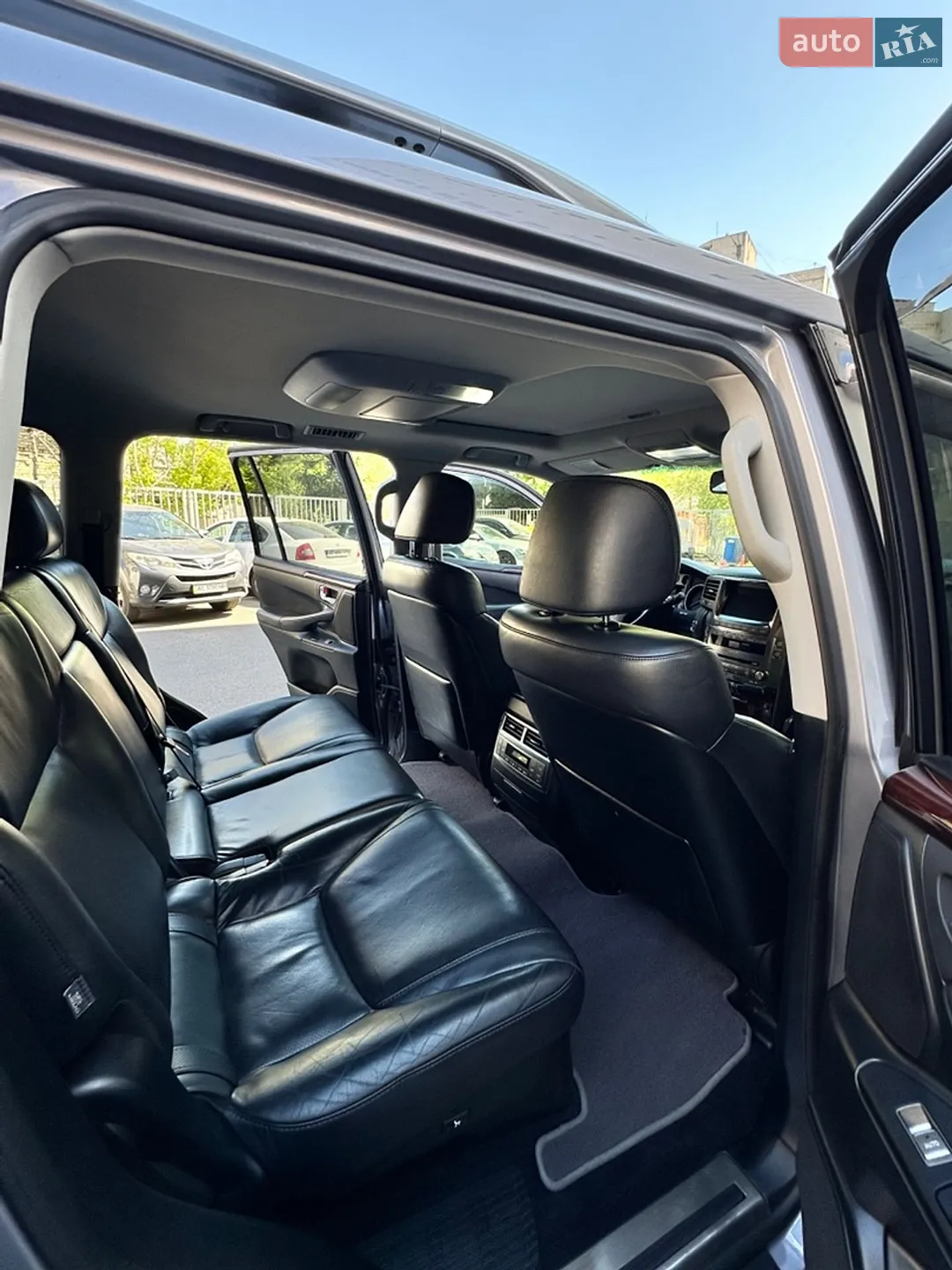 2011 Lexus LX - мініатюра 18