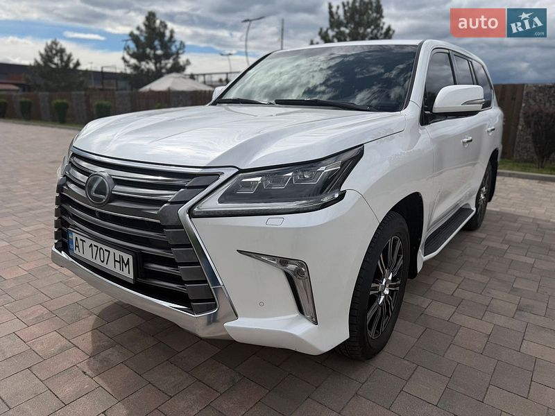 Позашляховик / Кросовер Lexus LX 2016 в Івано-Франківську