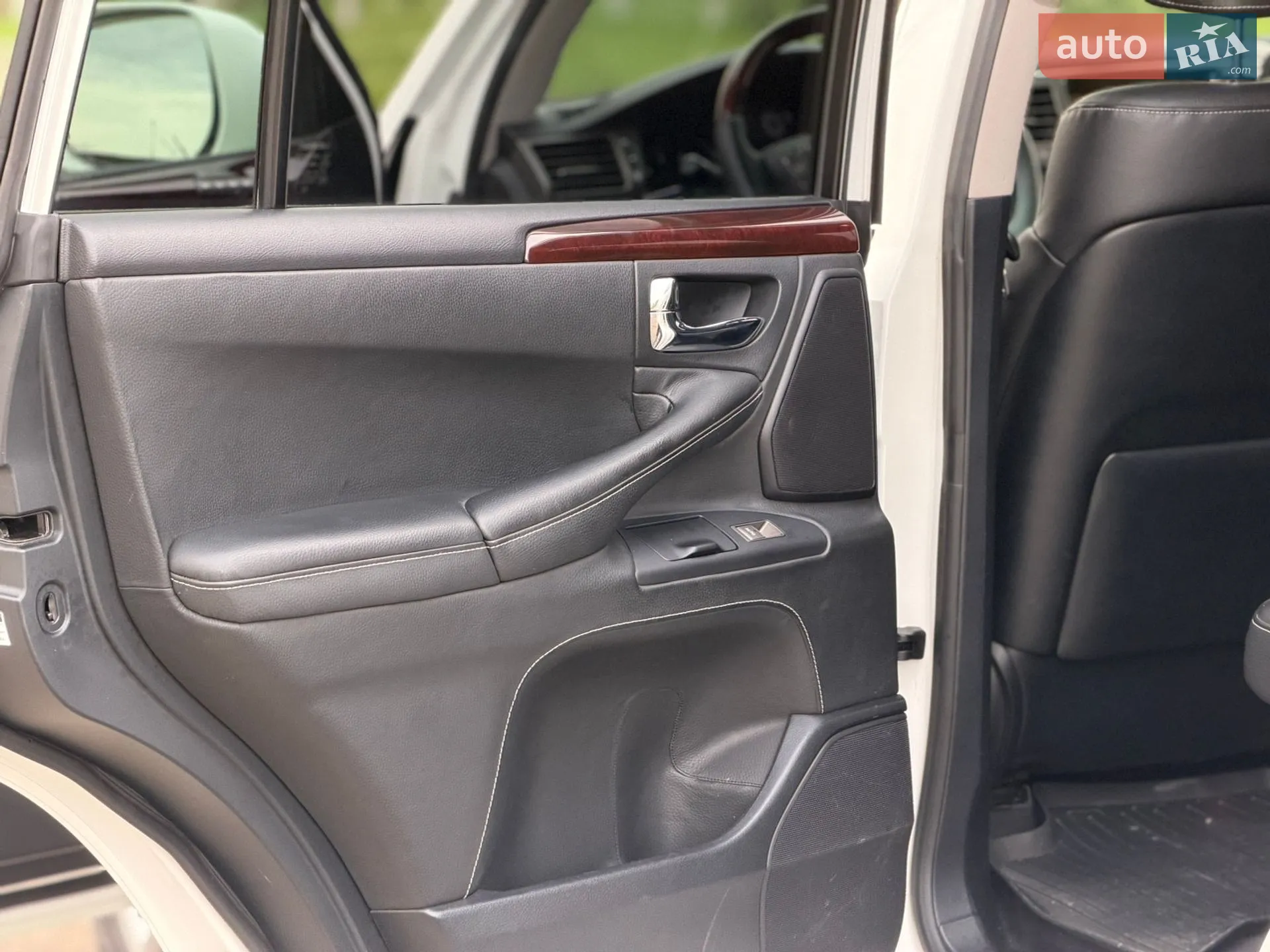 2011 Lexus LX - мініатюра 13