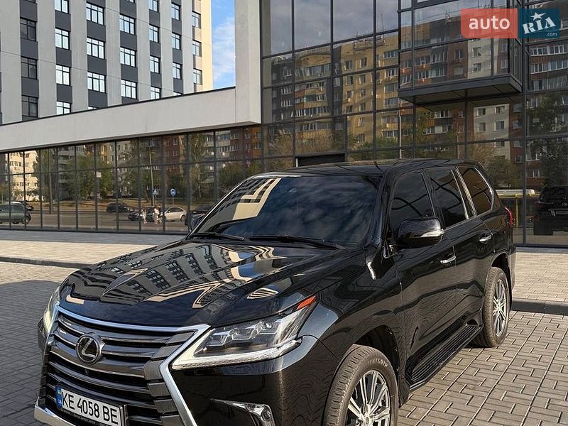 Позашляховик / Кросовер Lexus LX 2017 в Дніпрі
