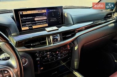 Позашляховик / Кросовер Lexus LX 2017 в Дніпрі