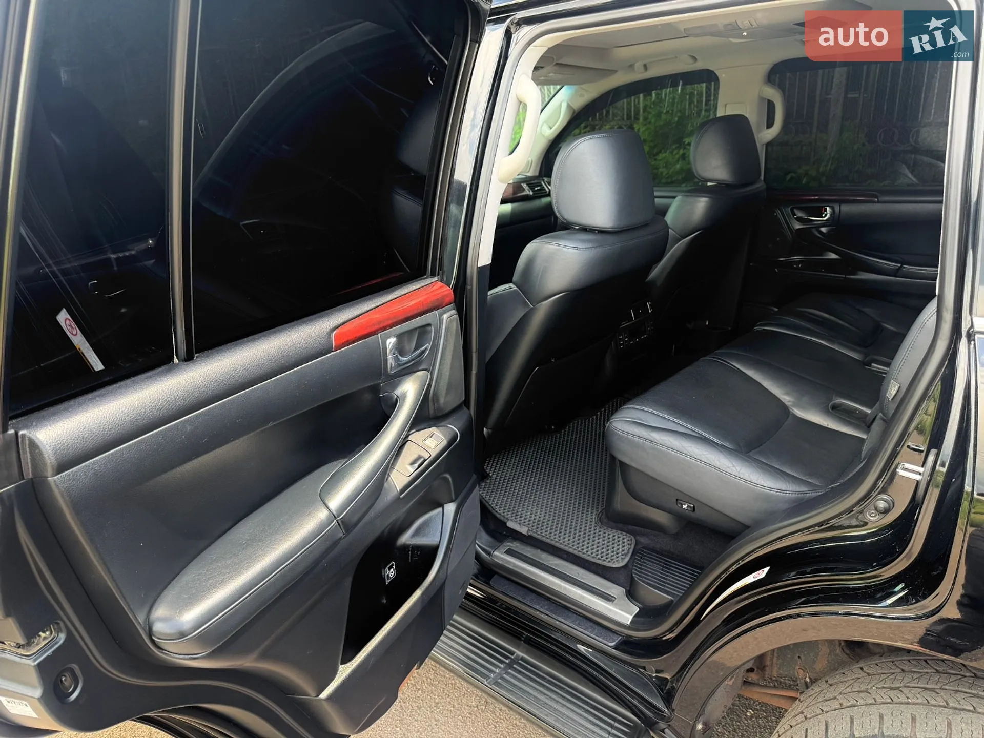 2011 Lexus LX - мініатюра 12