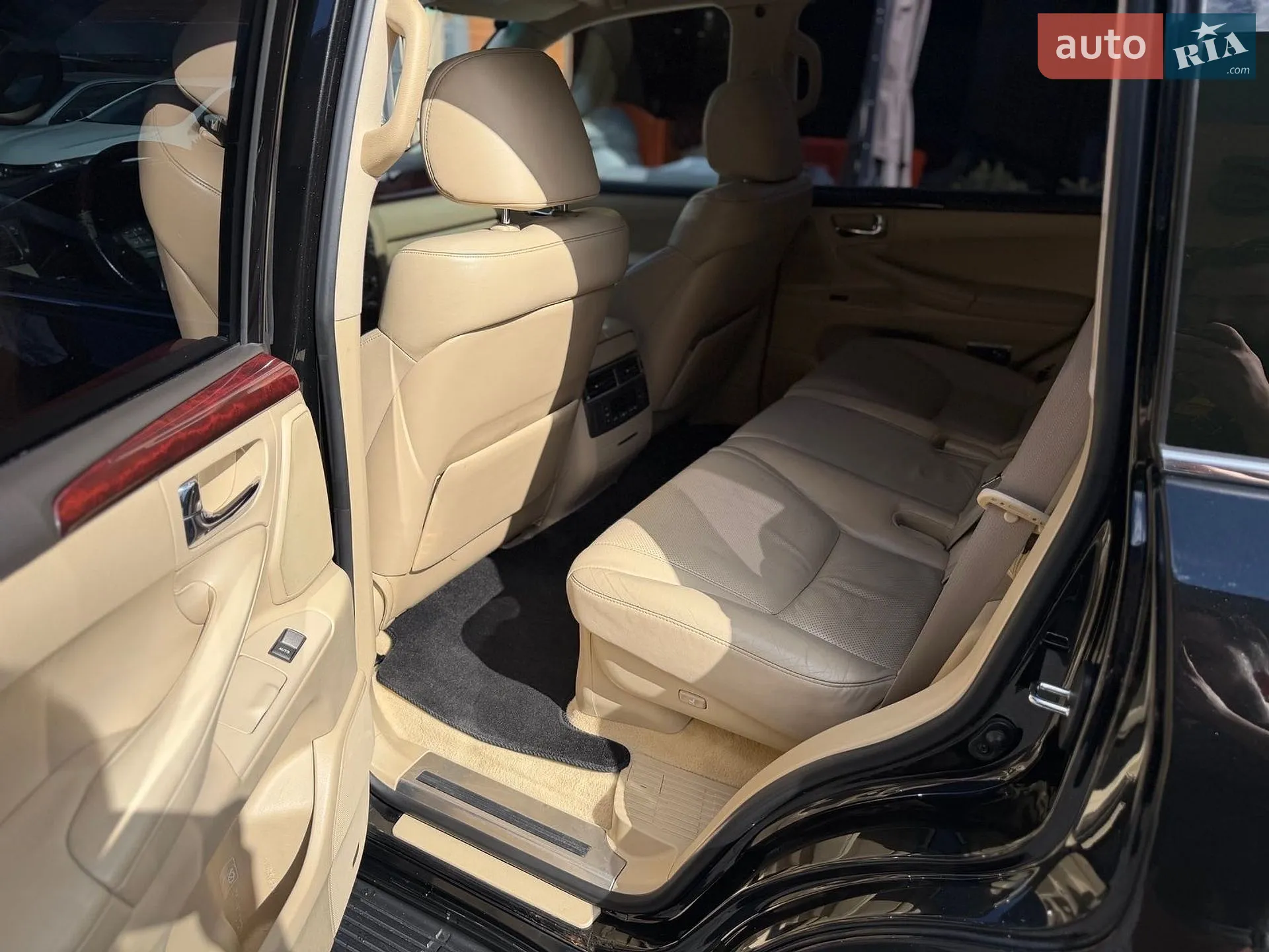 2011 Lexus LX - мініатюра 9