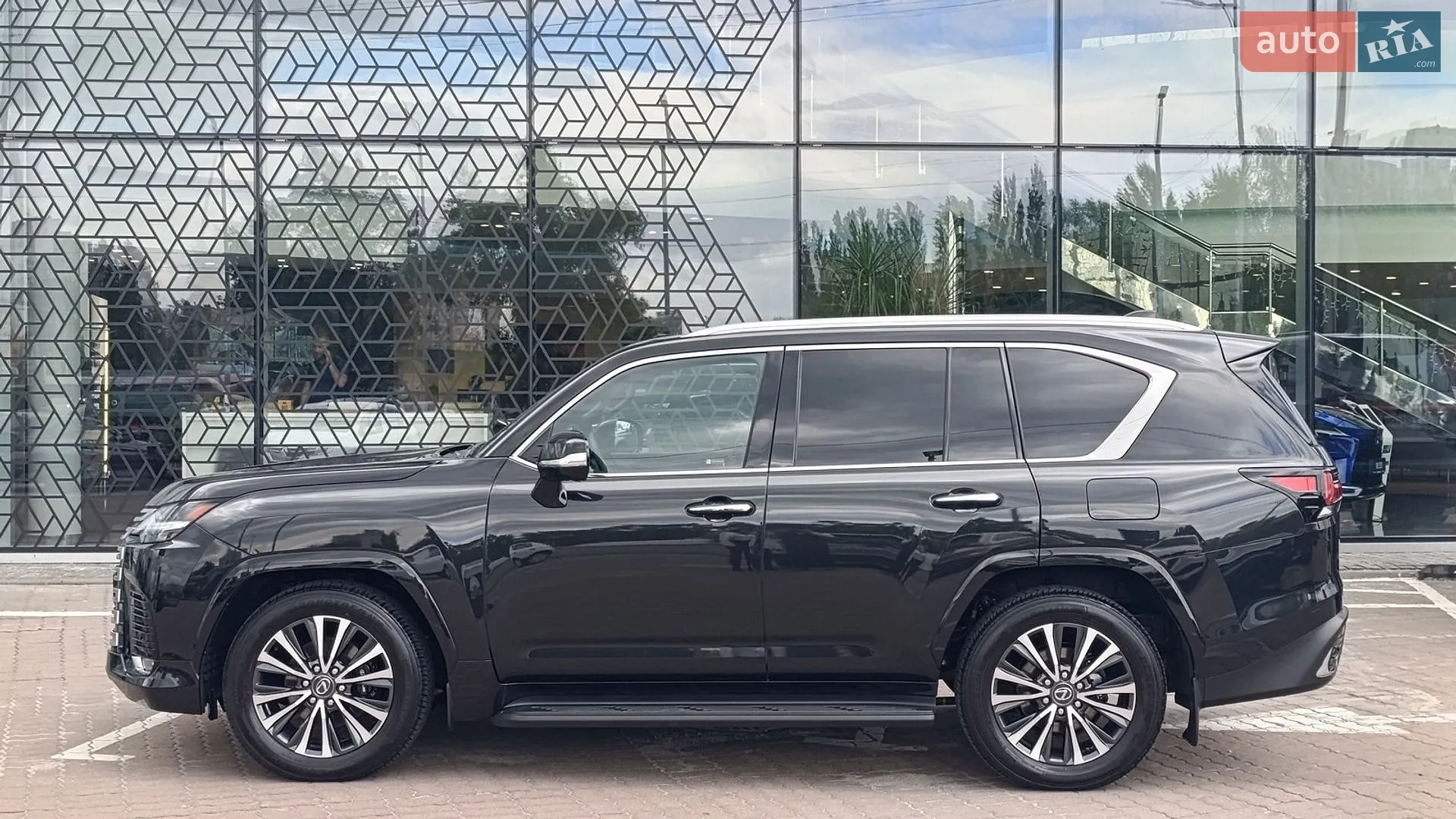 2025 Lexus LX - мініатюра 3
