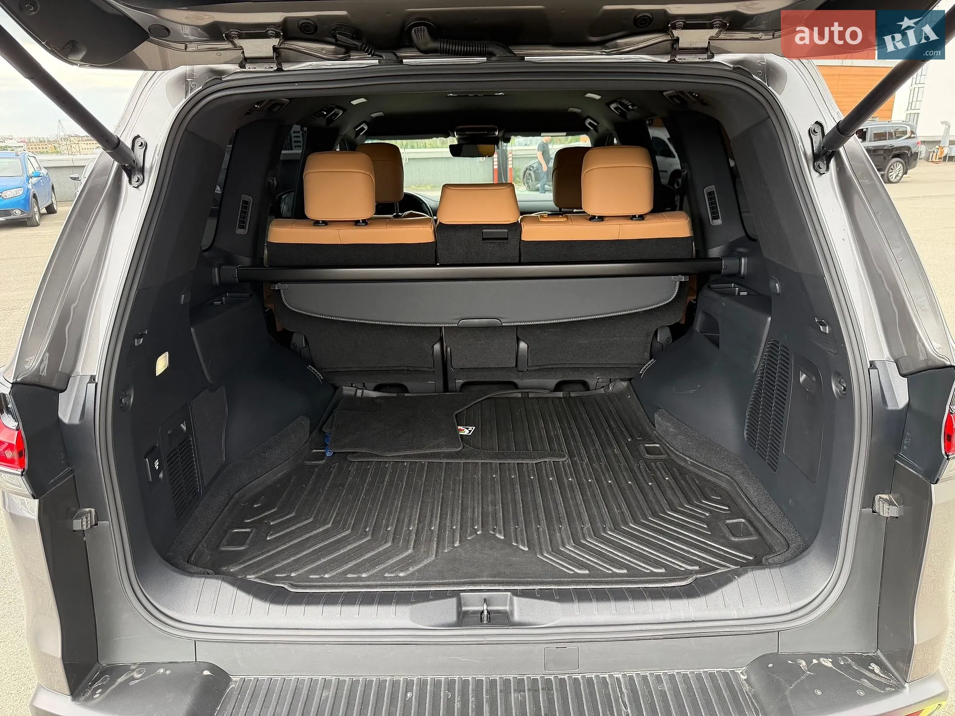 2025 Lexus LX - мініатюра 11
