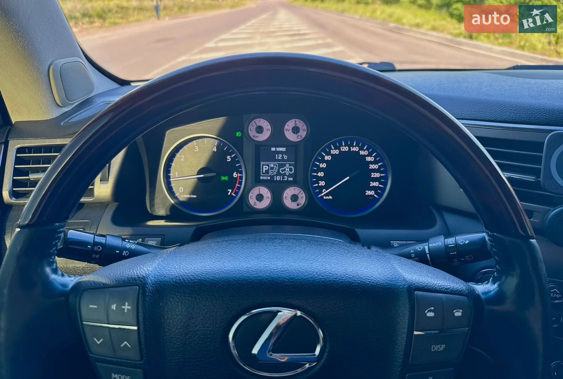 2011 Lexus LX - мініатюра 23