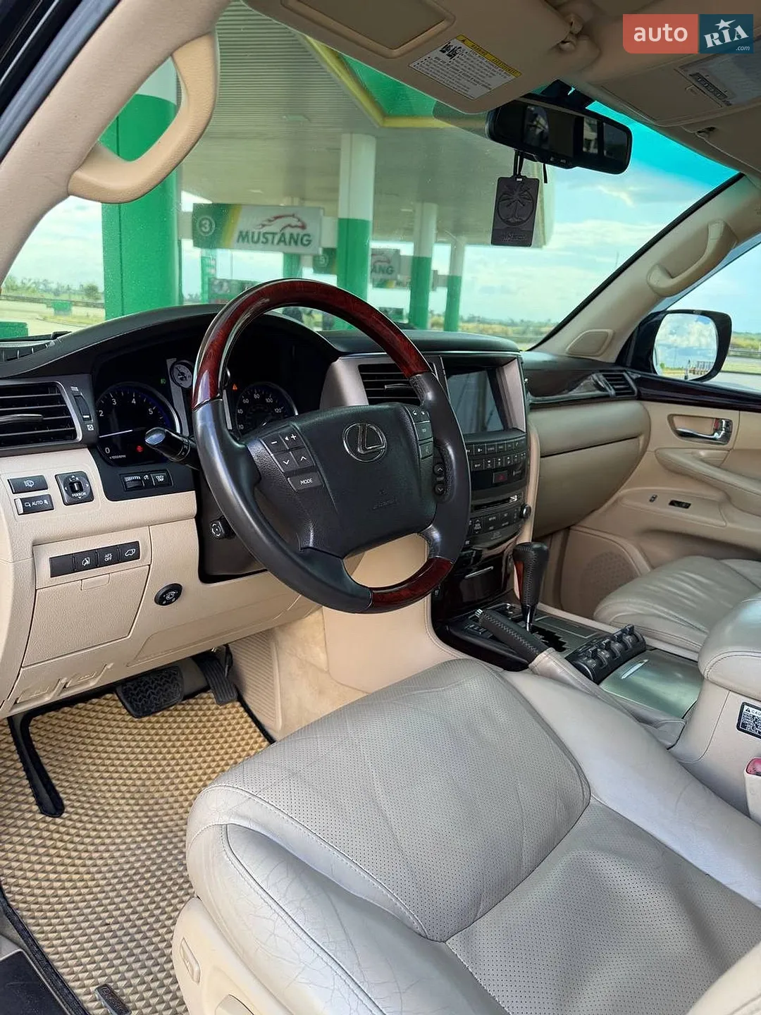 2010 Lexus LX - мініатюра 18