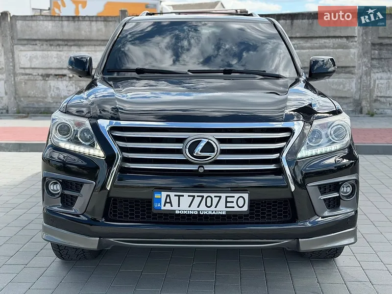 Lexus LX