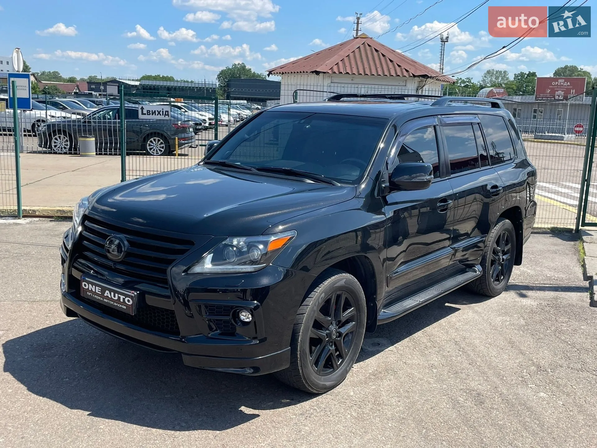 2015 Lexus LX - фото 1