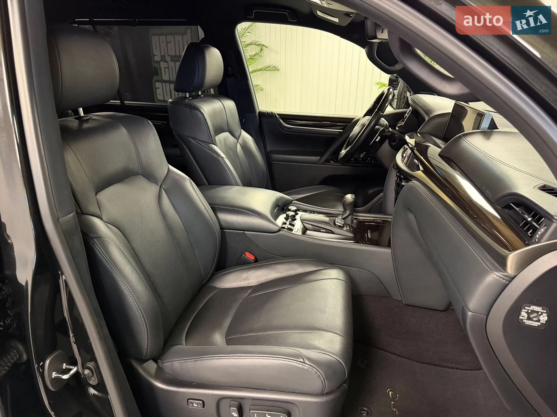 2019 Lexus LX - мініатюра 36