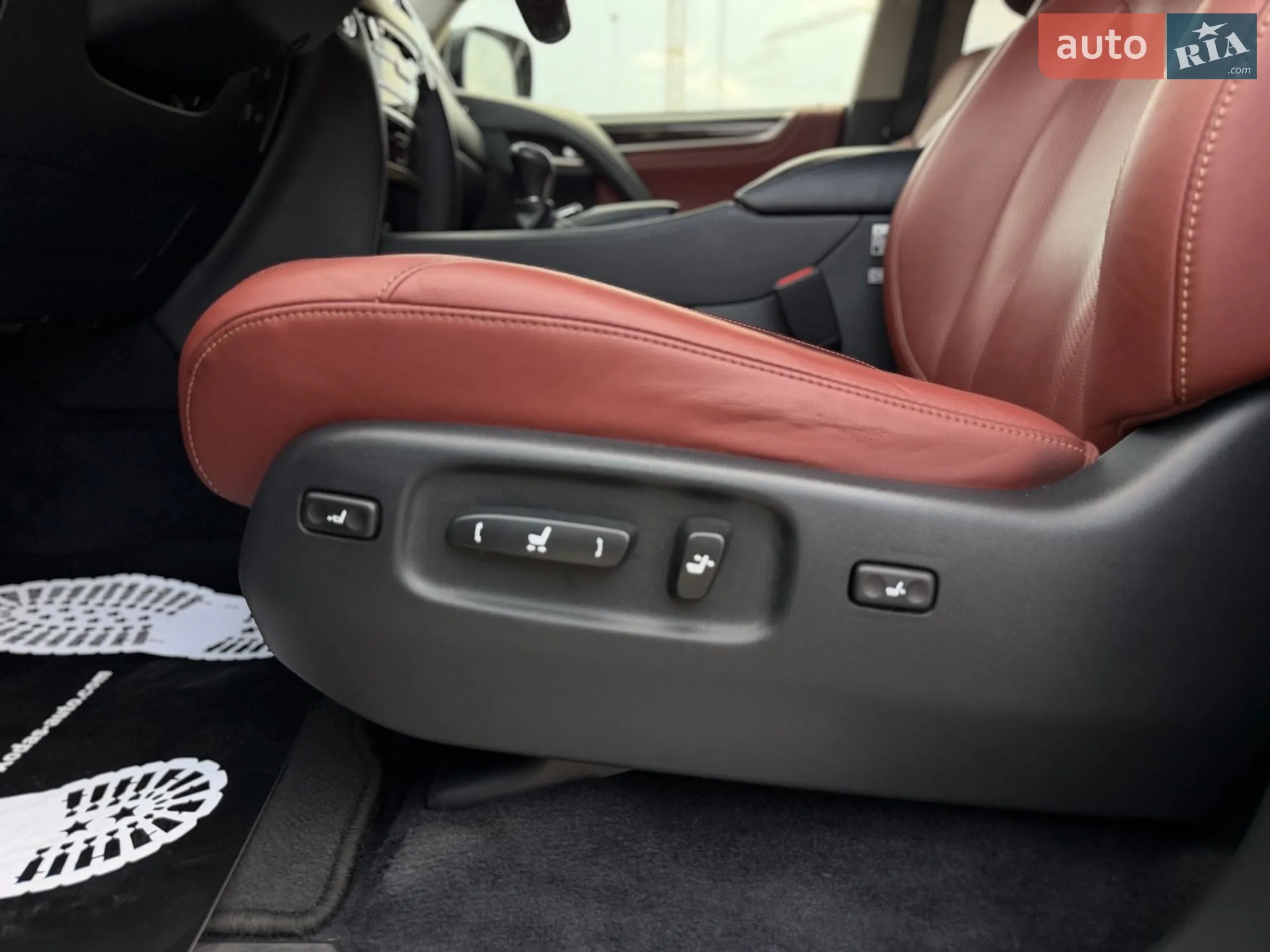 2016 Lexus LX - мініатюра 36