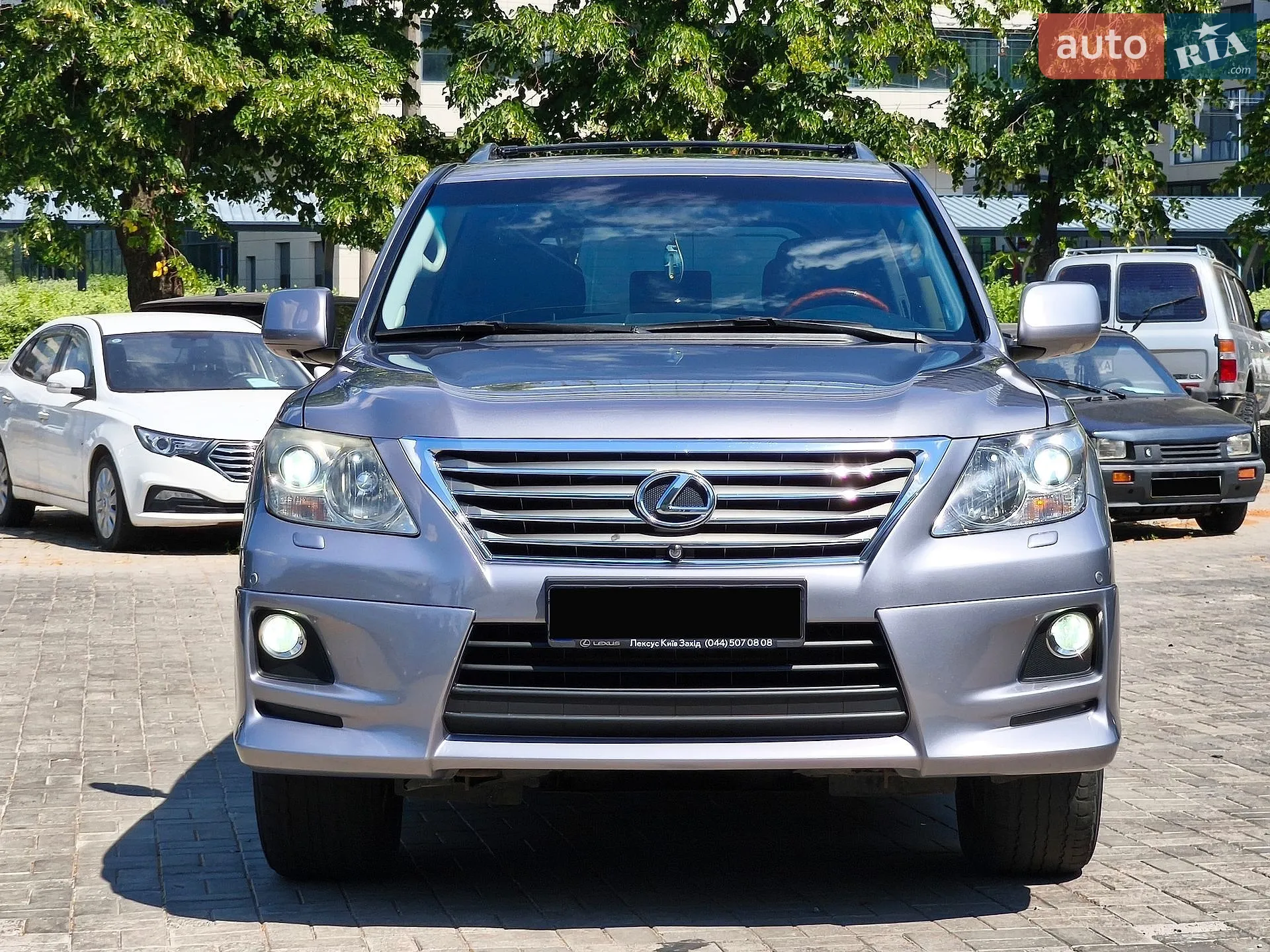2011 Lexus LX - мініатюра 3