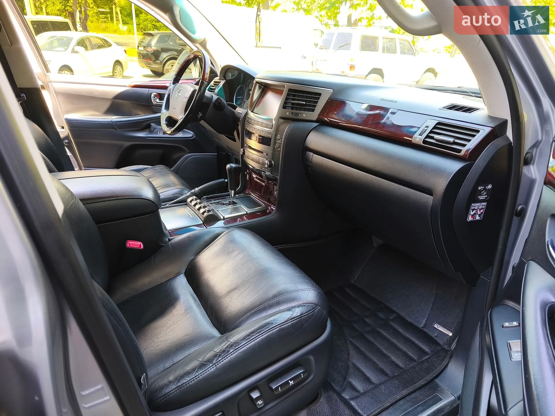2011 Lexus LX - мініатюра 21