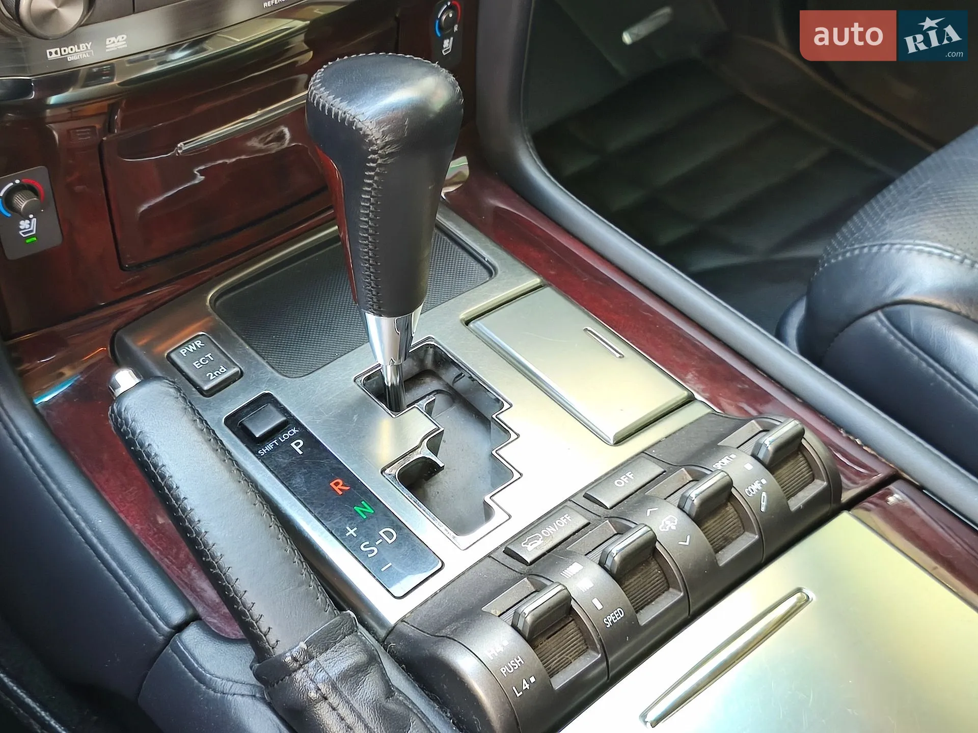 2011 Lexus LX - мініатюра 27