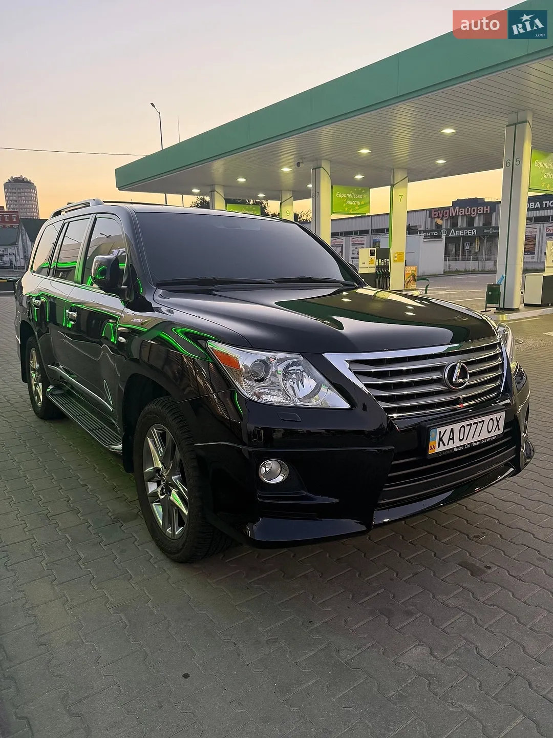 2011 Lexus LX - мініатюра 2