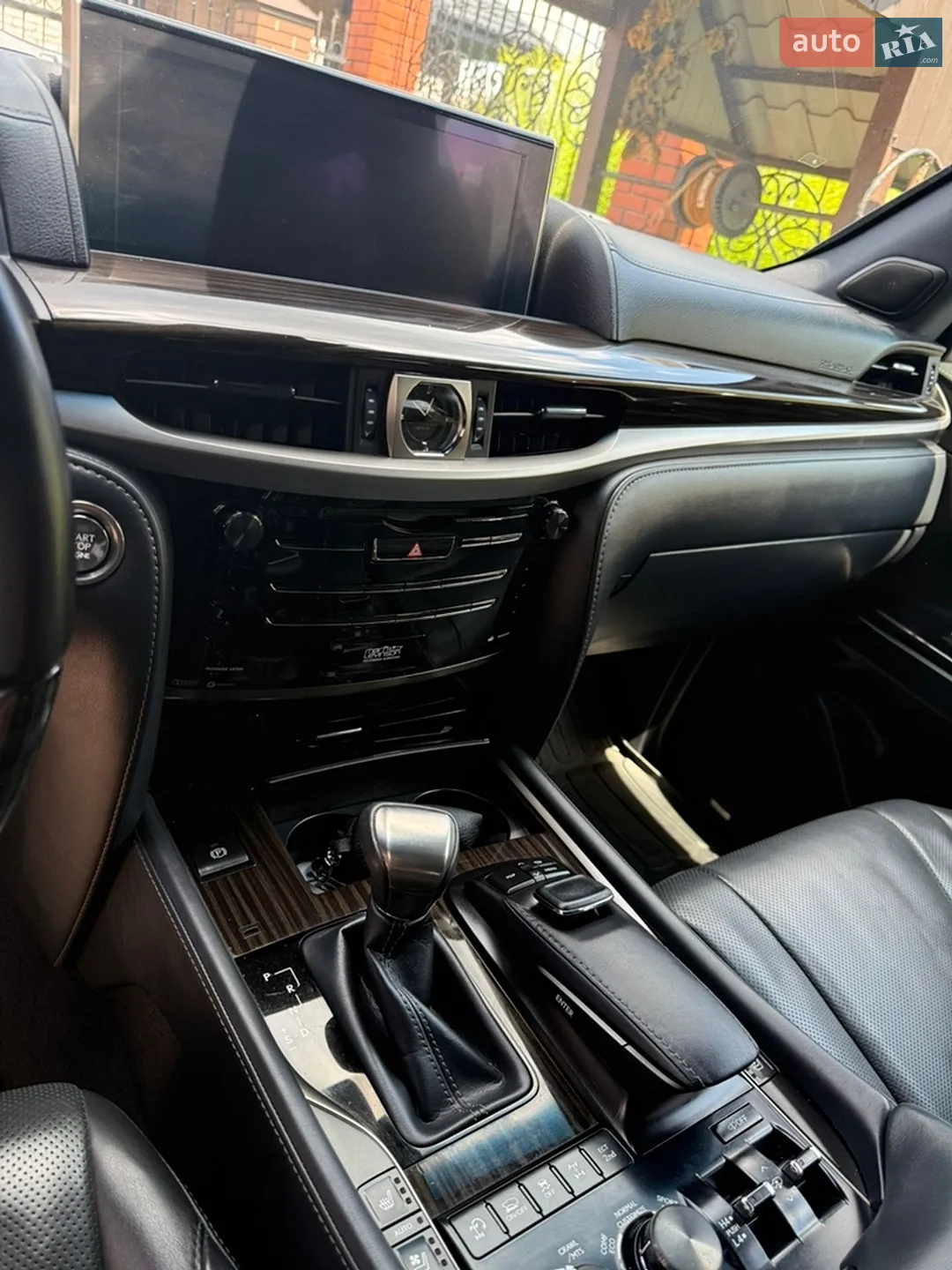 2019 Lexus LX - мініатюра 12