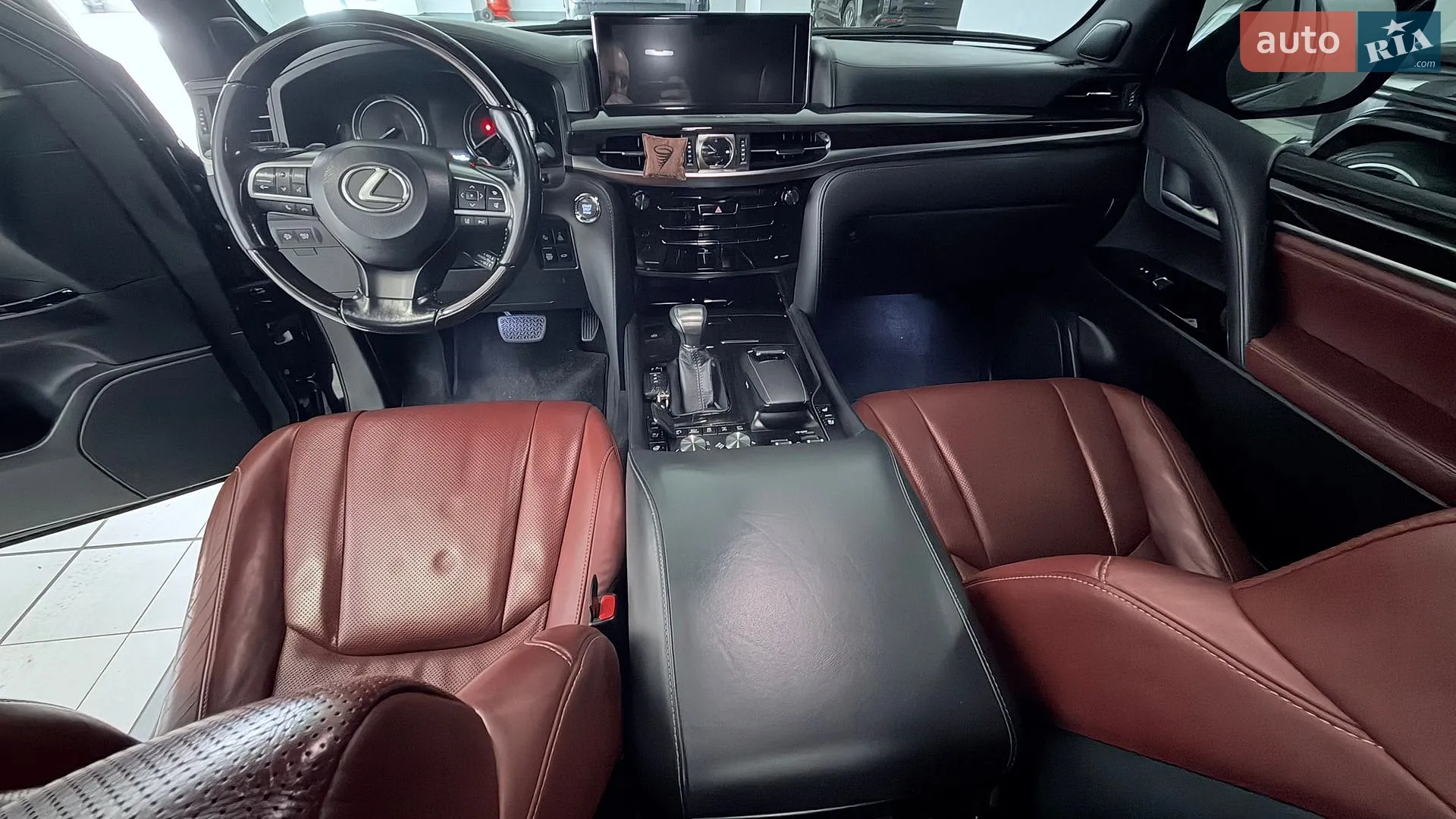 2017 Lexus LX - мініатюра 8