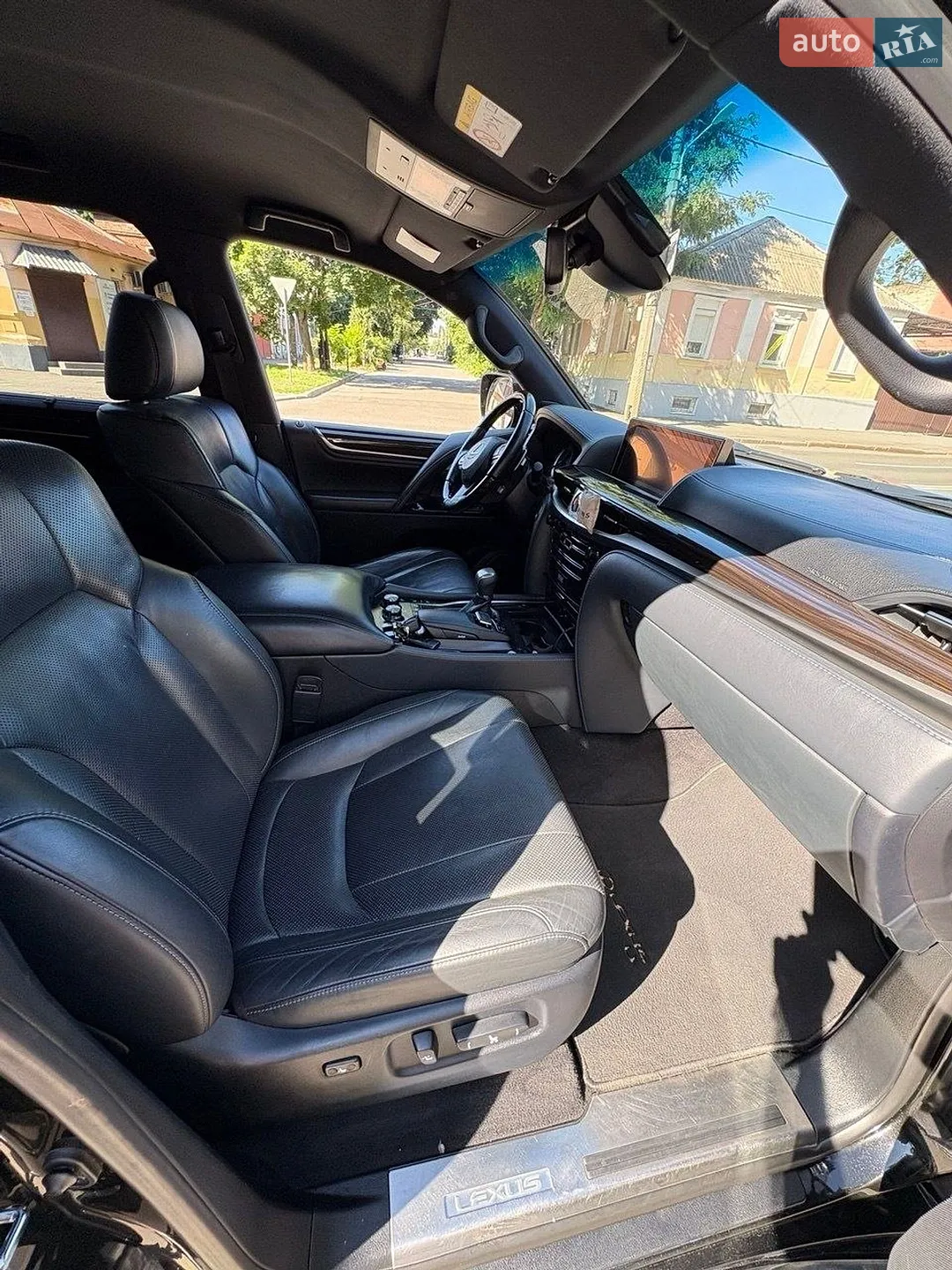 2019 Lexus LX - мініатюра 10