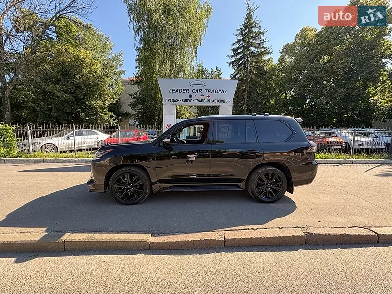 Lexus LX