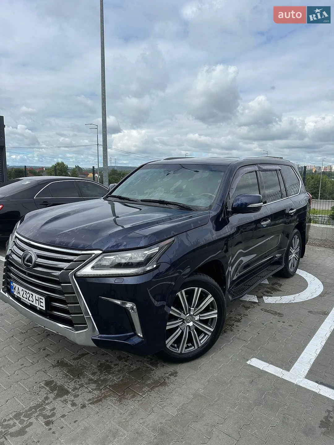2017 Lexus LX - фото 1