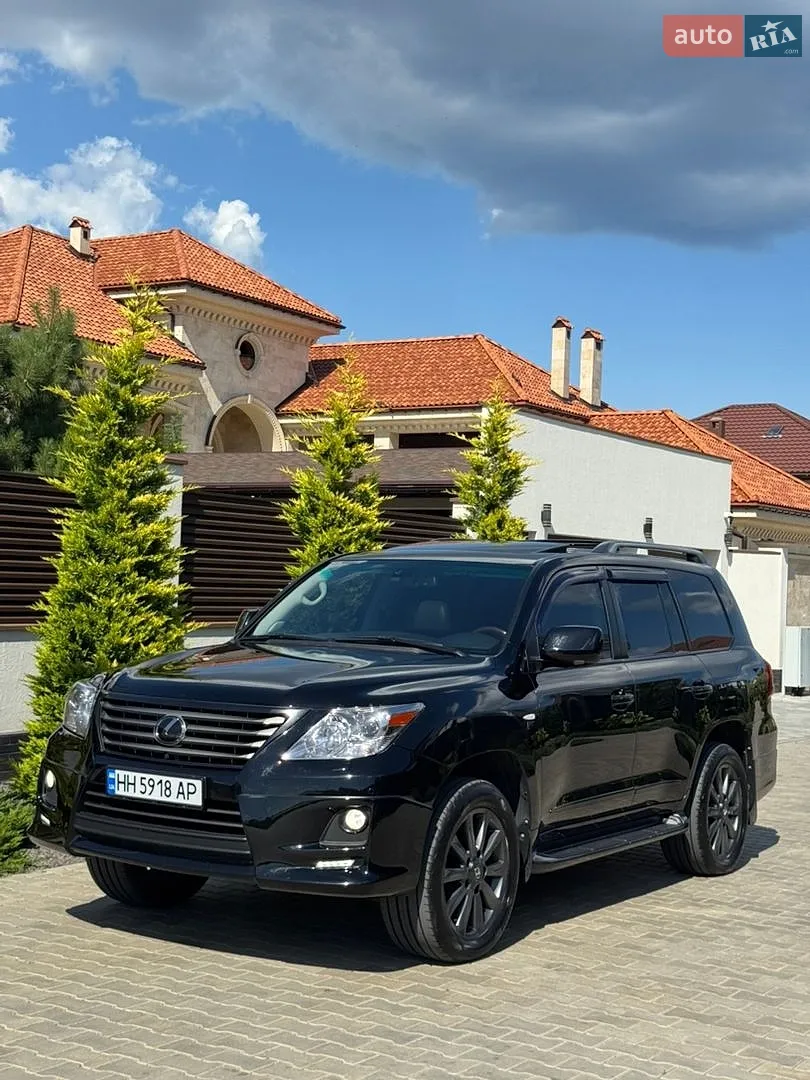 Lexus LX 2010