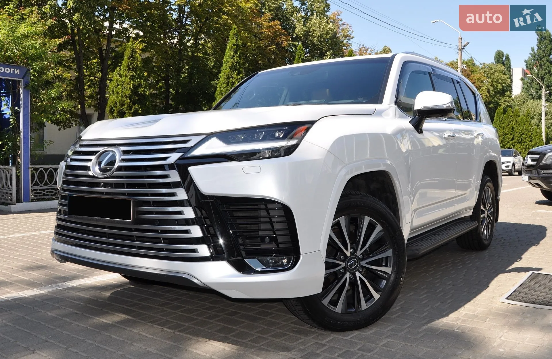 2022 Lexus LX - фото 1