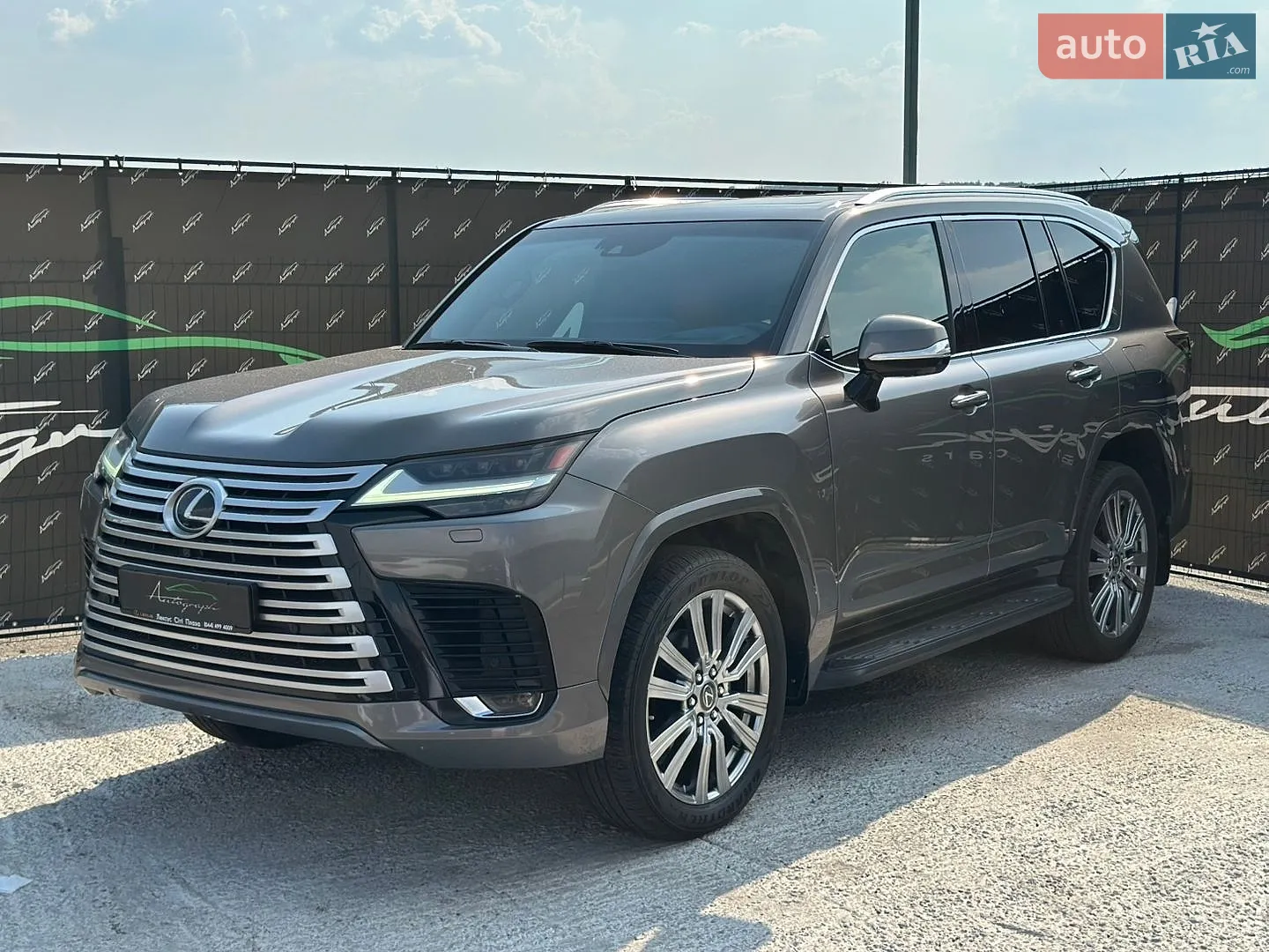 2023 Lexus LX - фото 1