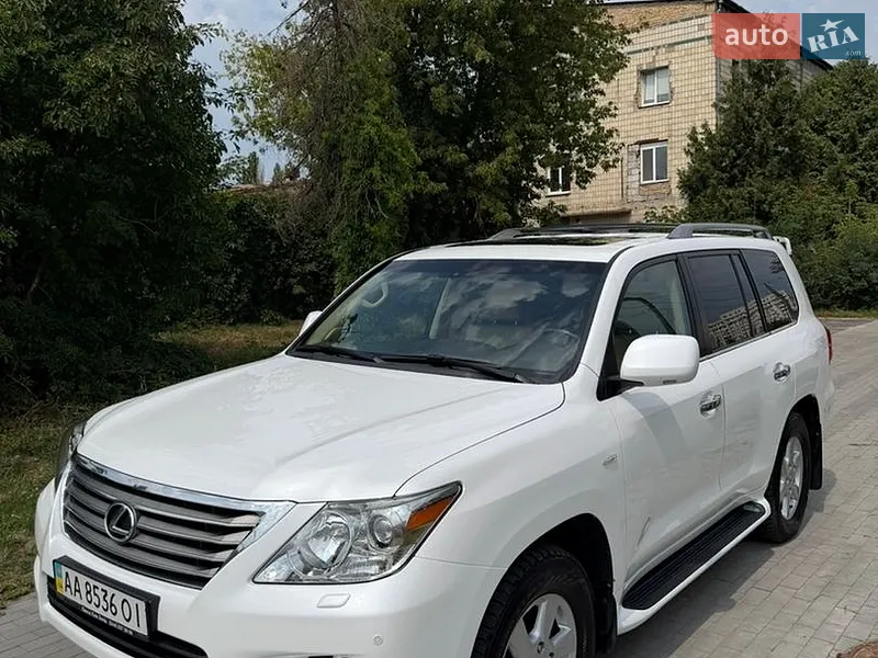 Lexus LX 2008
